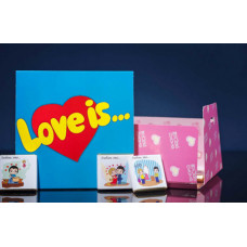 Шоколадный мини-набор "Love is..." 9  шоколадок